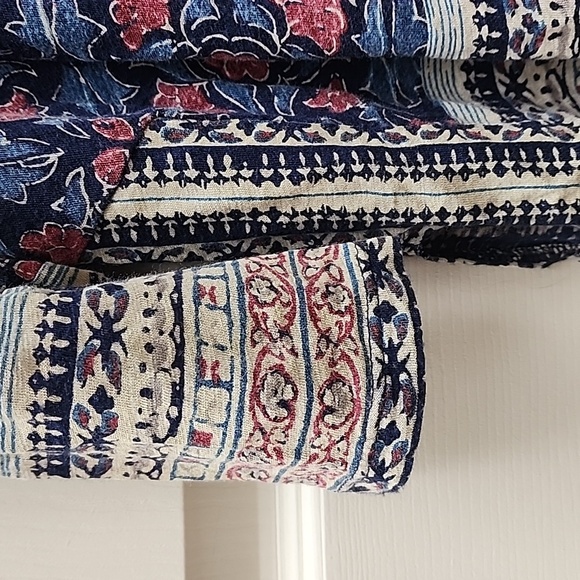 Lucky Brand Woodblock Floral Print Blouse - Blue and Red Size Large - Picture 5 of 9